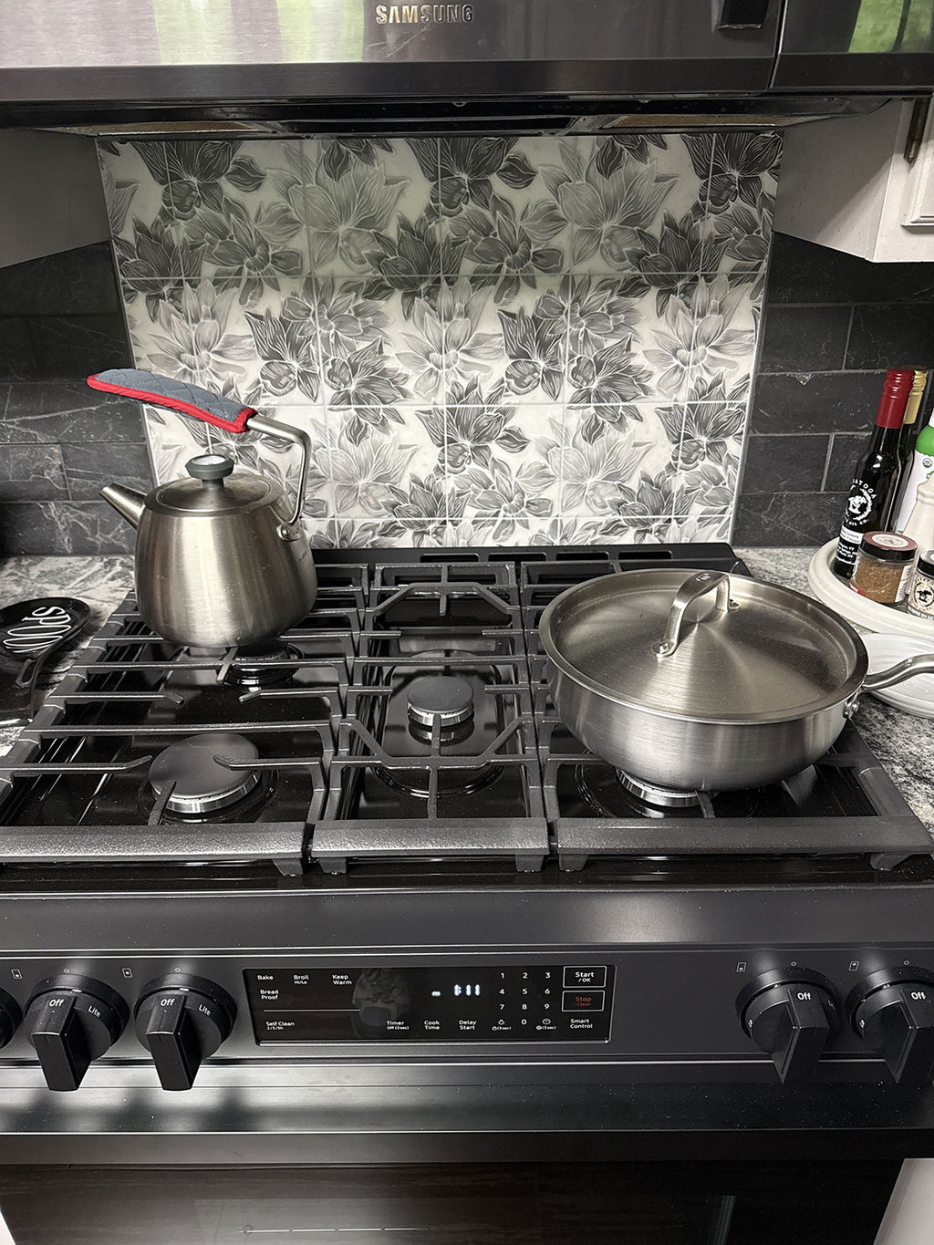 Bluma Floral Gray Etched Marble Mosaic | Tile Club