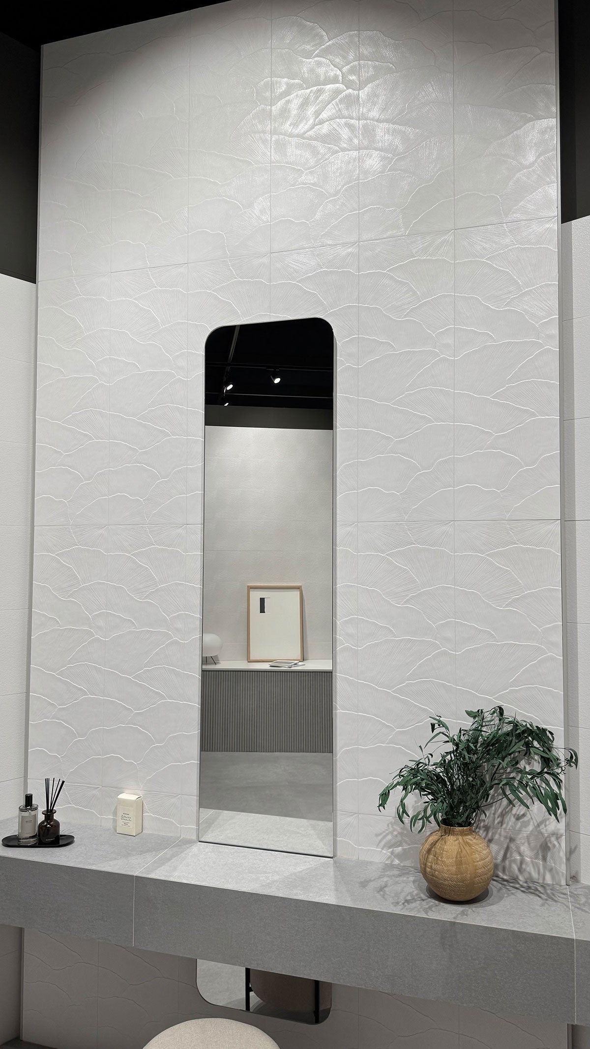 Grazioso Gingko Ceramic Tile | Tile Club
