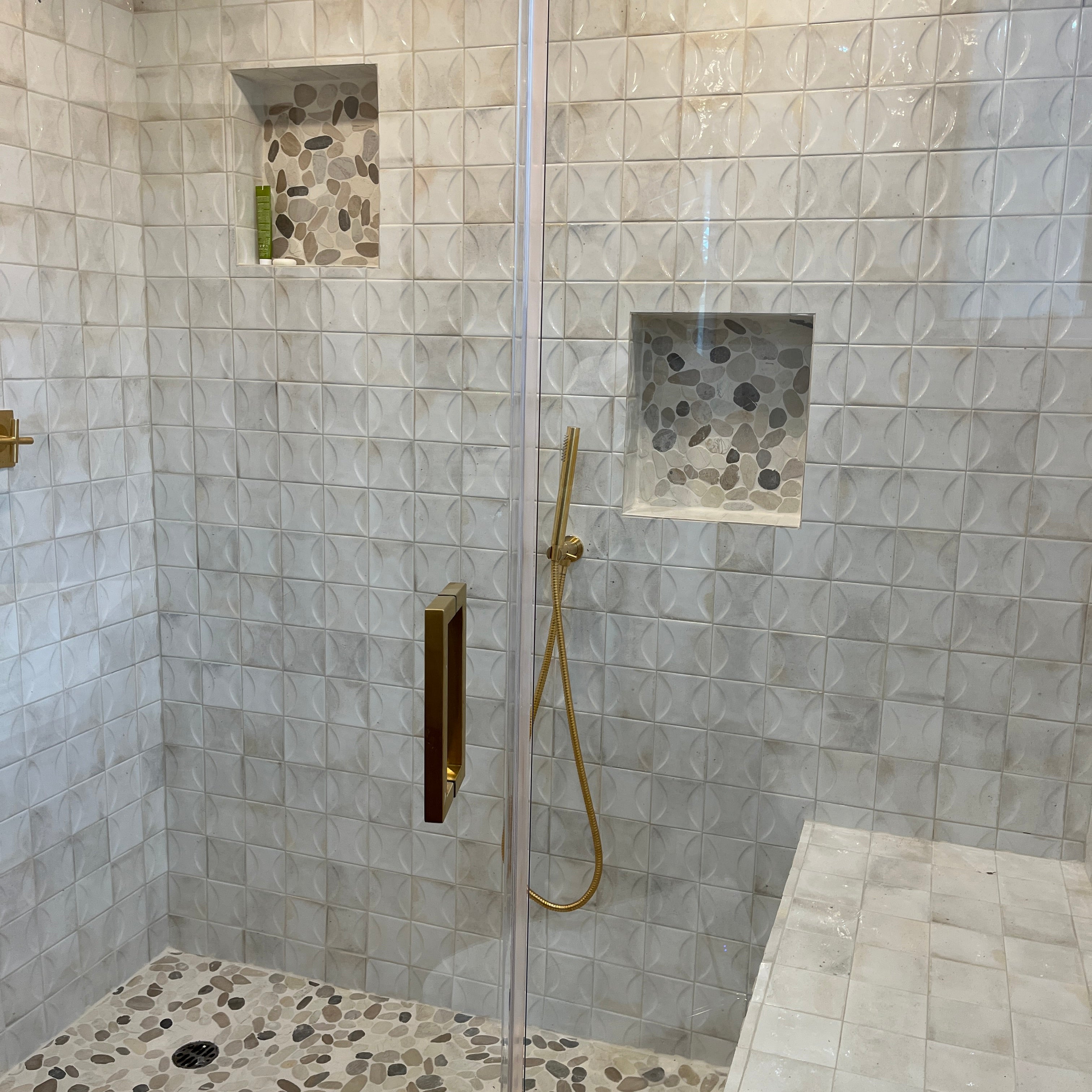 Luna Arc White 4x4 Ceramic Square Tile | Tile Club