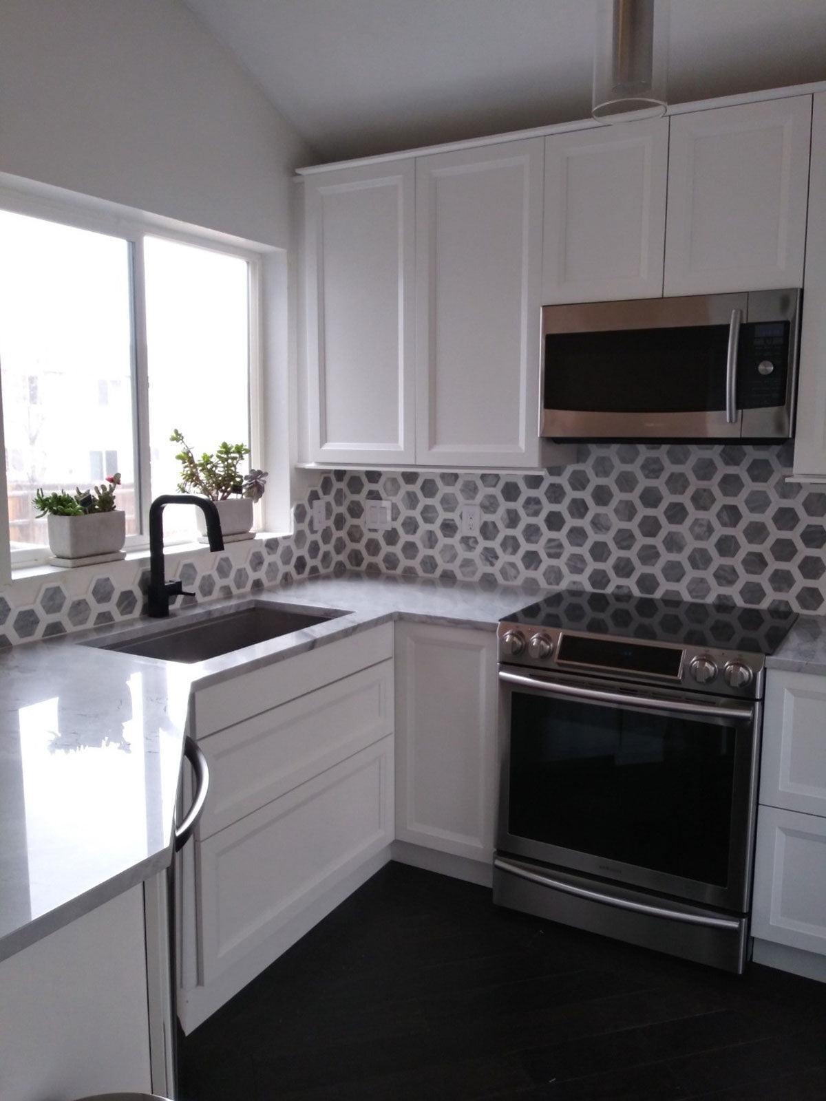 Selo Grand Hexagon Carrara And Thassos Marble Mosaic | Tile Club