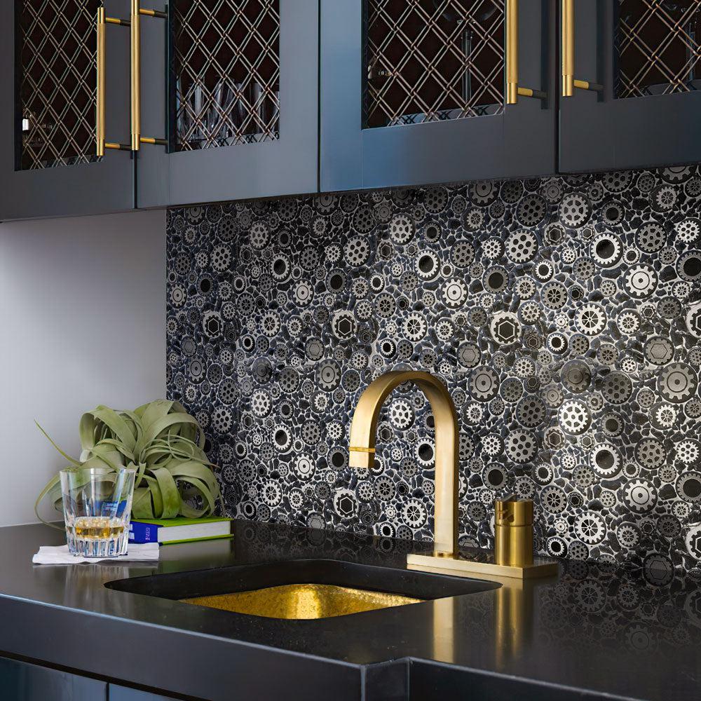 Black and silver gear pattern tile with steampunk style