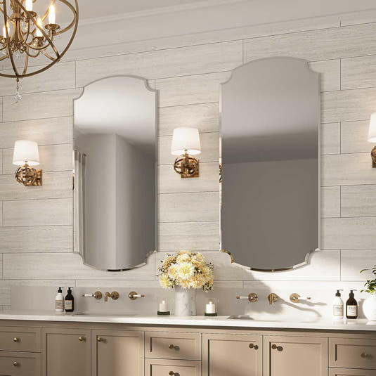 Shiplap bathroom walls with Wood Look Tiles