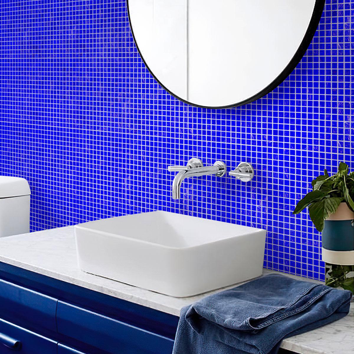 Mesmerizingly gorgeous bathroom with stunning Mixed Navy Blue Squares Glass Pool Tile